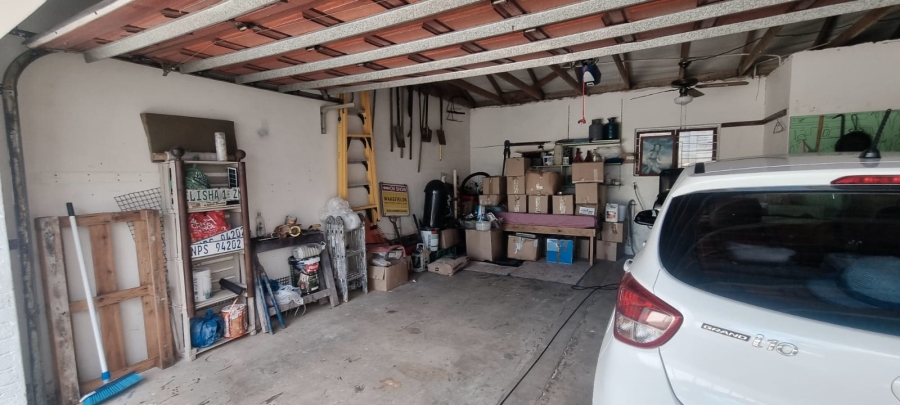 4 Bedroom Property for Sale in St Michaels On Sea KwaZulu-Natal