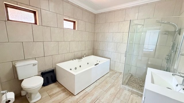 6 Bedroom Property for Sale in Leisure Bay KwaZulu-Natal