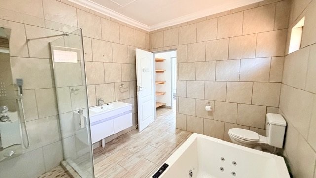 6 Bedroom Property for Sale in Leisure Bay KwaZulu-Natal