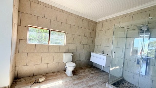 6 Bedroom Property for Sale in Leisure Bay KwaZulu-Natal