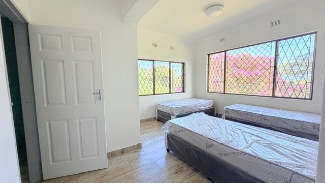 6 Bedroom Property for Sale in Leisure Bay KwaZulu-Natal