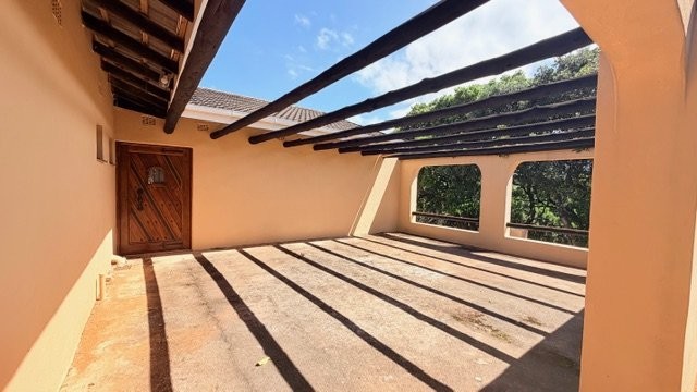 6 Bedroom Property for Sale in Leisure Bay KwaZulu-Natal