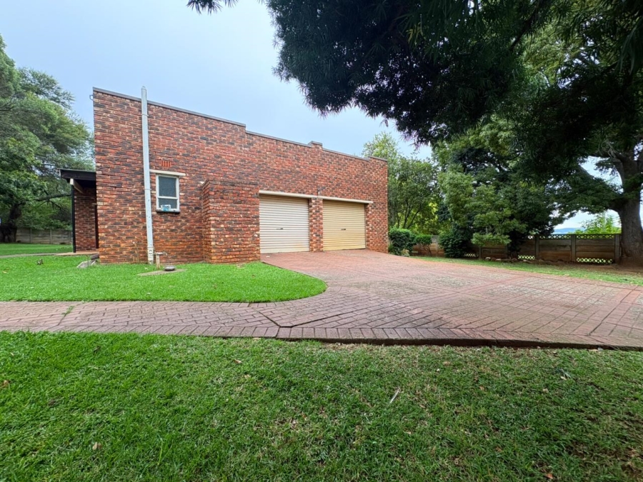 4 Bedroom Property for Sale in Schuinshoogte KwaZulu-Natal