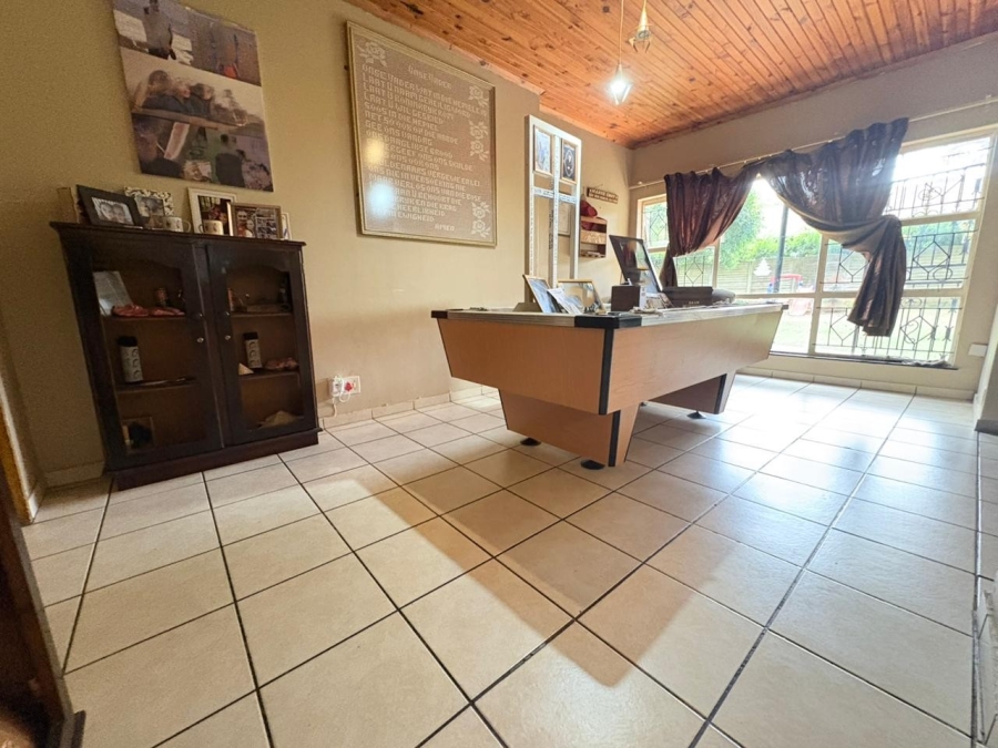 4 Bedroom Property for Sale in Schuinshoogte KwaZulu-Natal