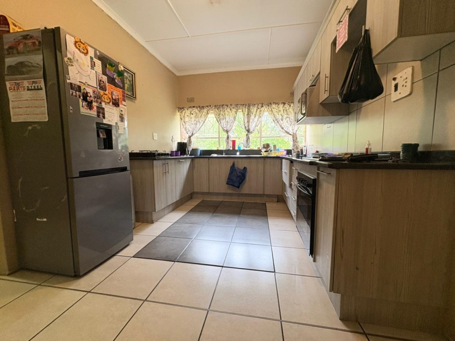 4 Bedroom Property for Sale in Schuinshoogte KwaZulu-Natal