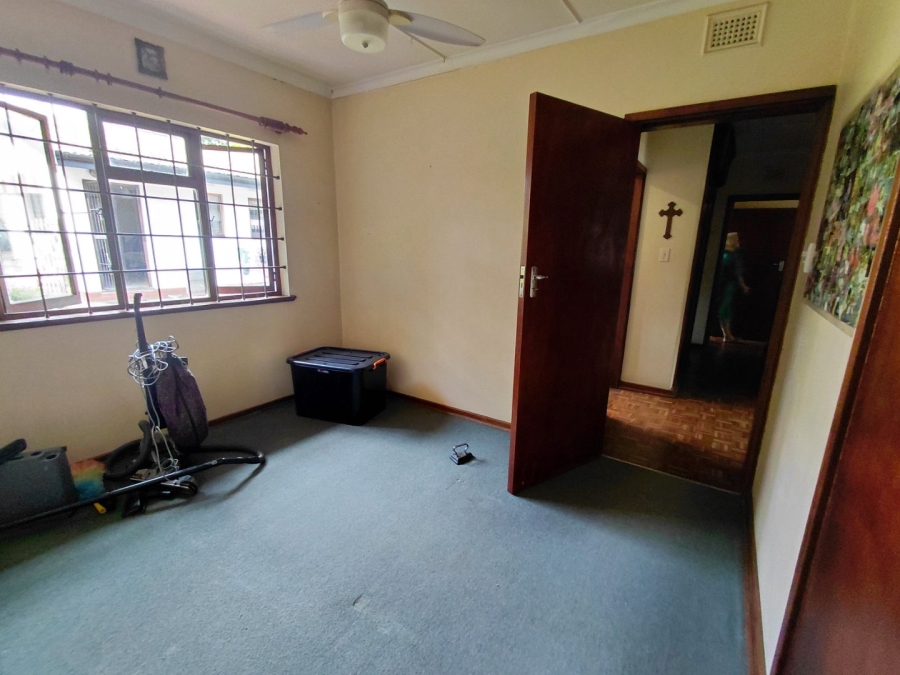 8 Bedroom Property for Sale in Sherwood KwaZulu-Natal