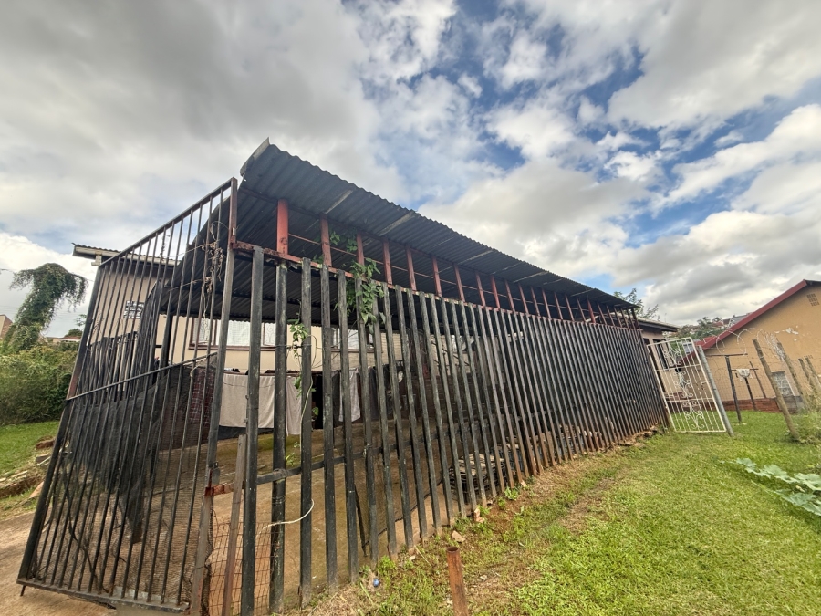 4 Bedroom Property for Sale in Raisethorpe KwaZulu-Natal