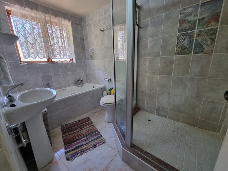 3 Bedroom Property for Sale in Sea Park KwaZulu-Natal