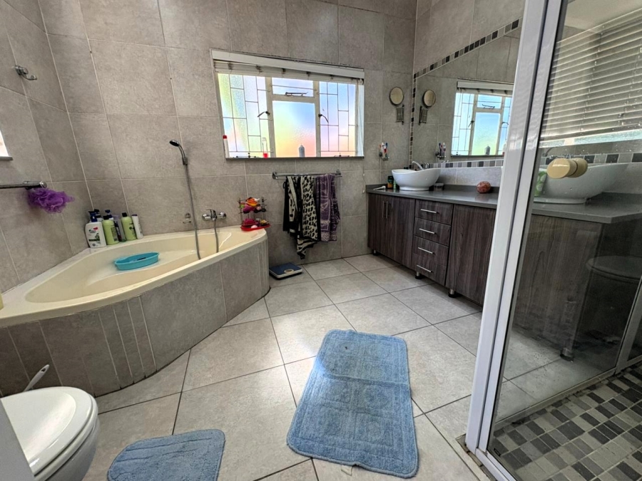 3 Bedroom Property for Sale in Pioneer Park KwaZulu-Natal