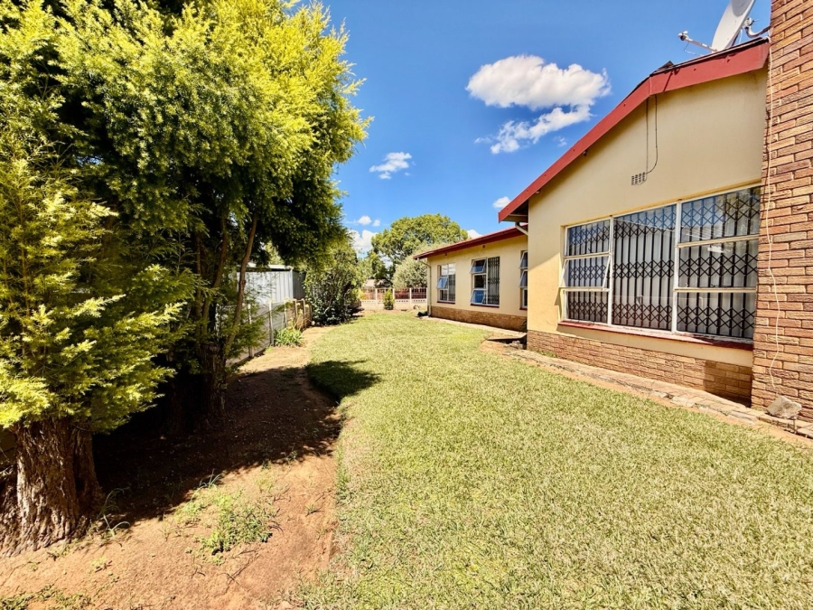 4 Bedroom Property for Sale in Huttenheights KwaZulu-Natal