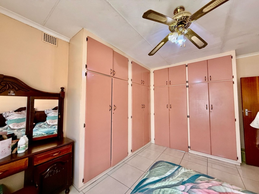 4 Bedroom Property for Sale in Huttenheights KwaZulu-Natal