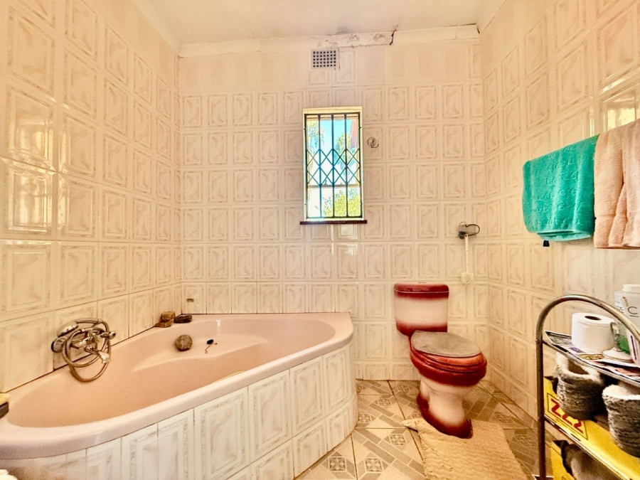 4 Bedroom Property for Sale in Huttenheights KwaZulu-Natal