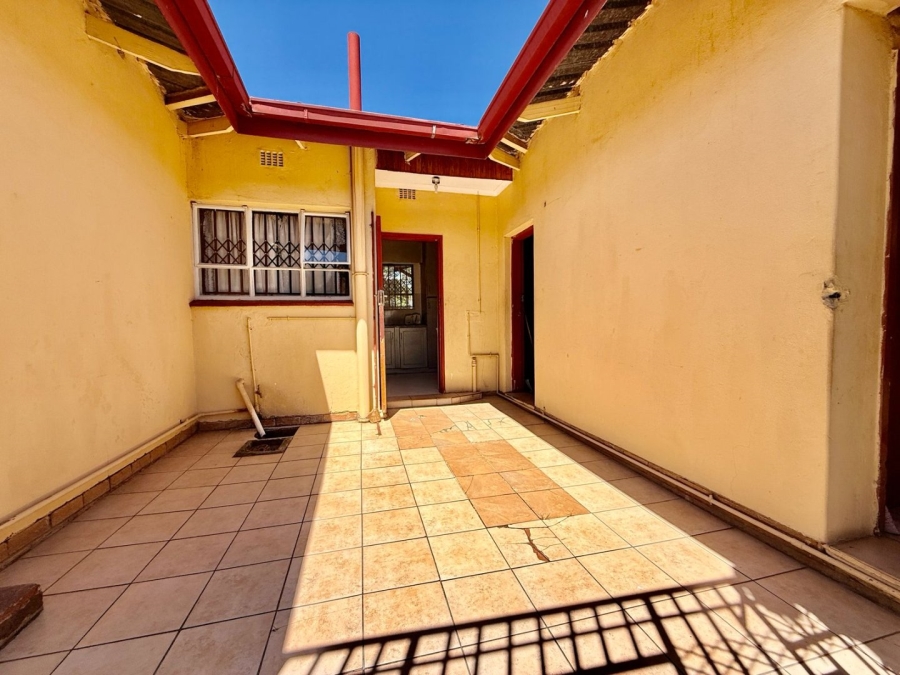 4 Bedroom Property for Sale in Huttenheights KwaZulu-Natal