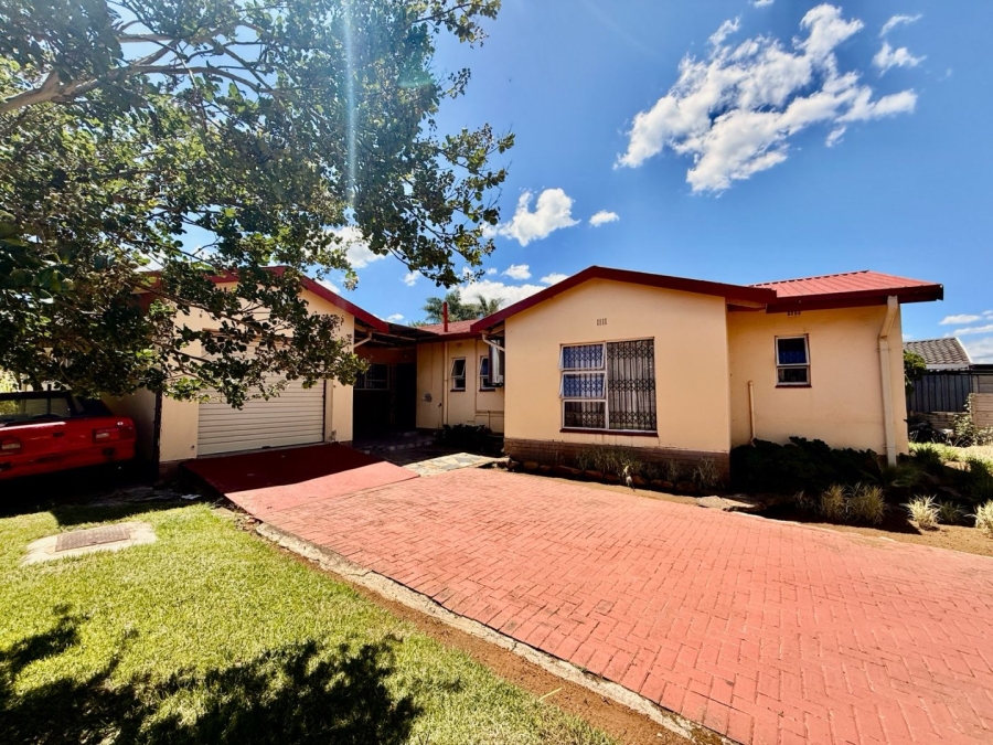 4 Bedroom Property for Sale in Huttenheights KwaZulu-Natal