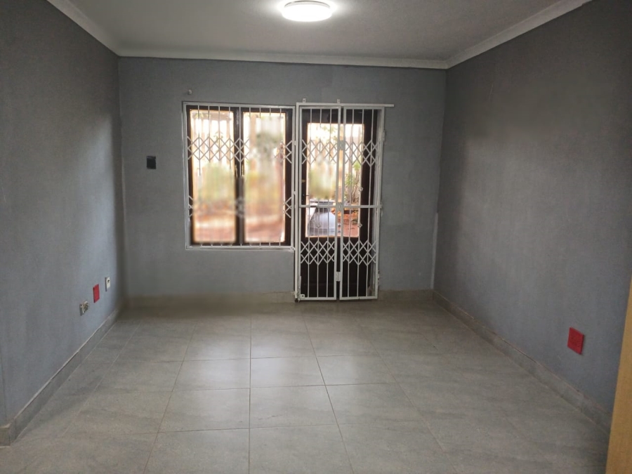 2 Bedroom Property for Sale in Montclair KwaZulu-Natal