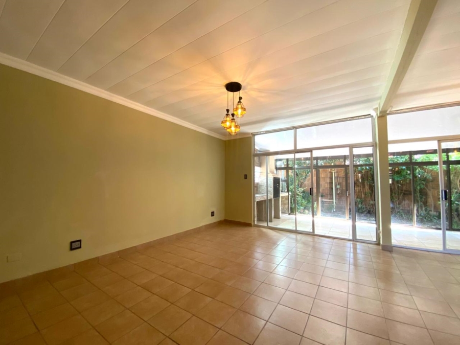 2 Bedroom Property for Sale in Huttenheights KwaZulu-Natal