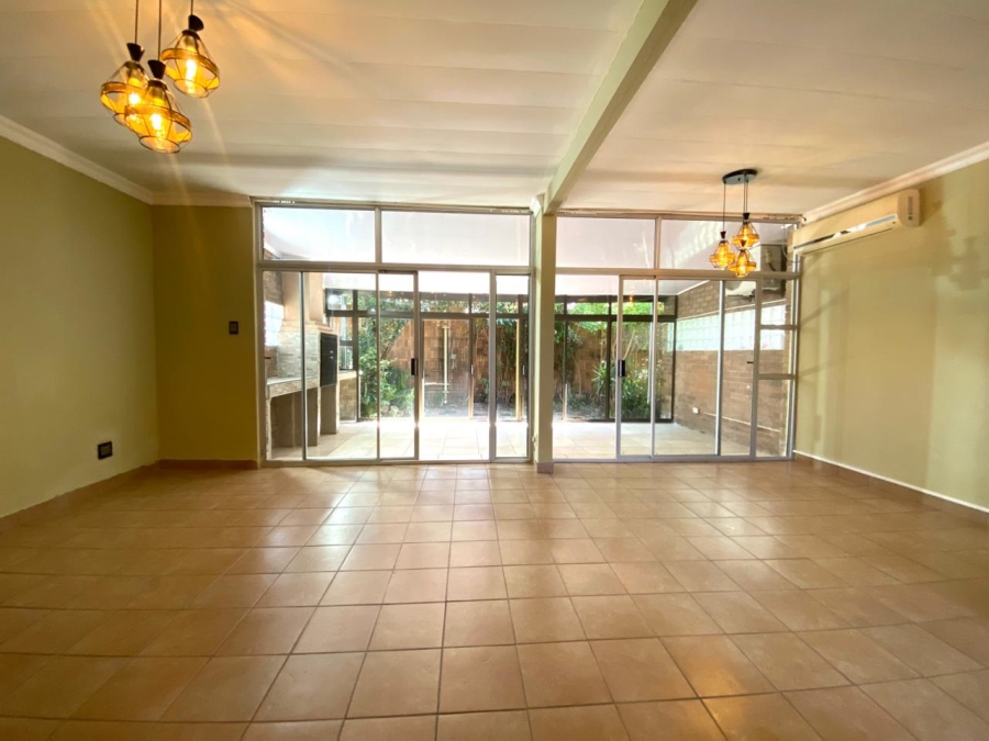 2 Bedroom Property for Sale in Huttenheights KwaZulu-Natal