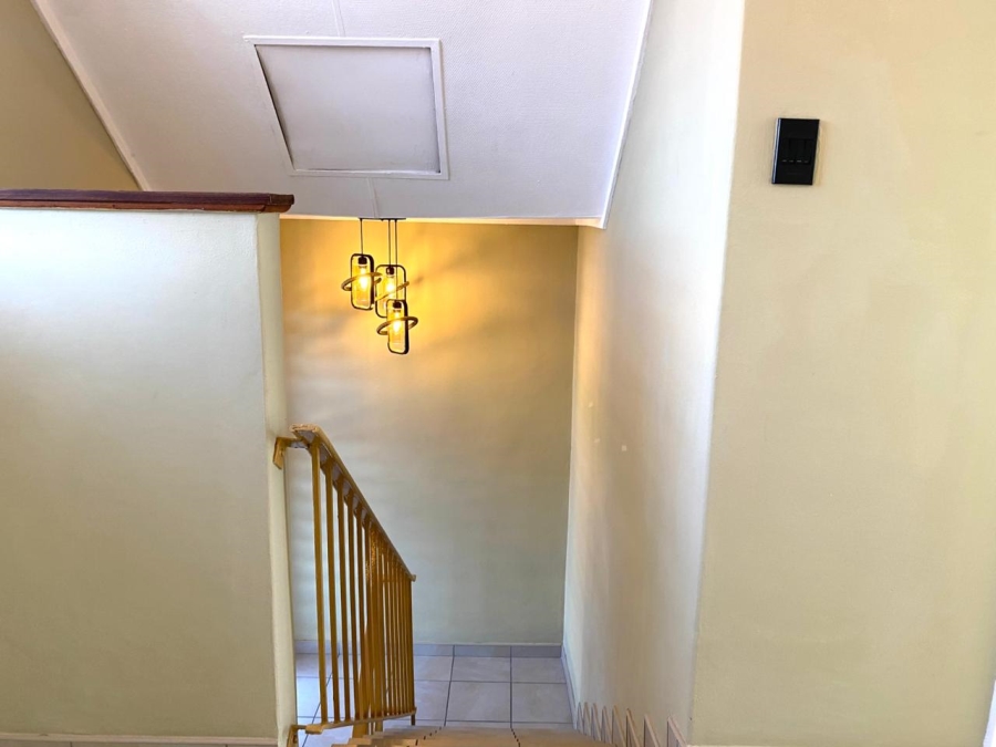 2 Bedroom Property for Sale in Huttenheights KwaZulu-Natal