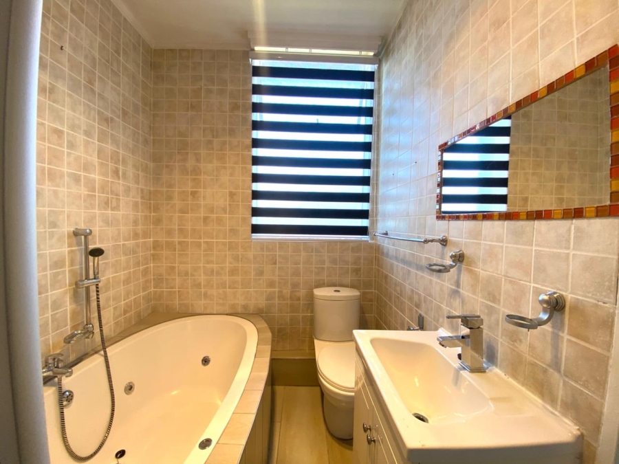 2 Bedroom Property for Sale in Huttenheights KwaZulu-Natal