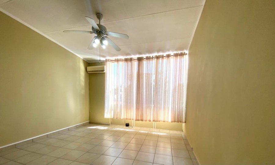 2 Bedroom Property for Sale in Huttenheights KwaZulu-Natal