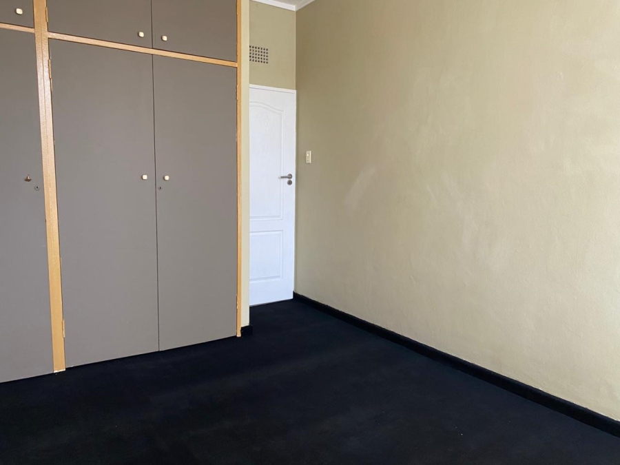 2 Bedroom Property for Sale in Huttenheights KwaZulu-Natal