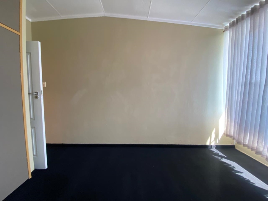 2 Bedroom Property for Sale in Huttenheights KwaZulu-Natal