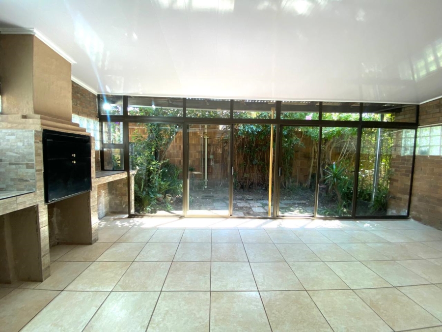 2 Bedroom Property for Sale in Huttenheights KwaZulu-Natal