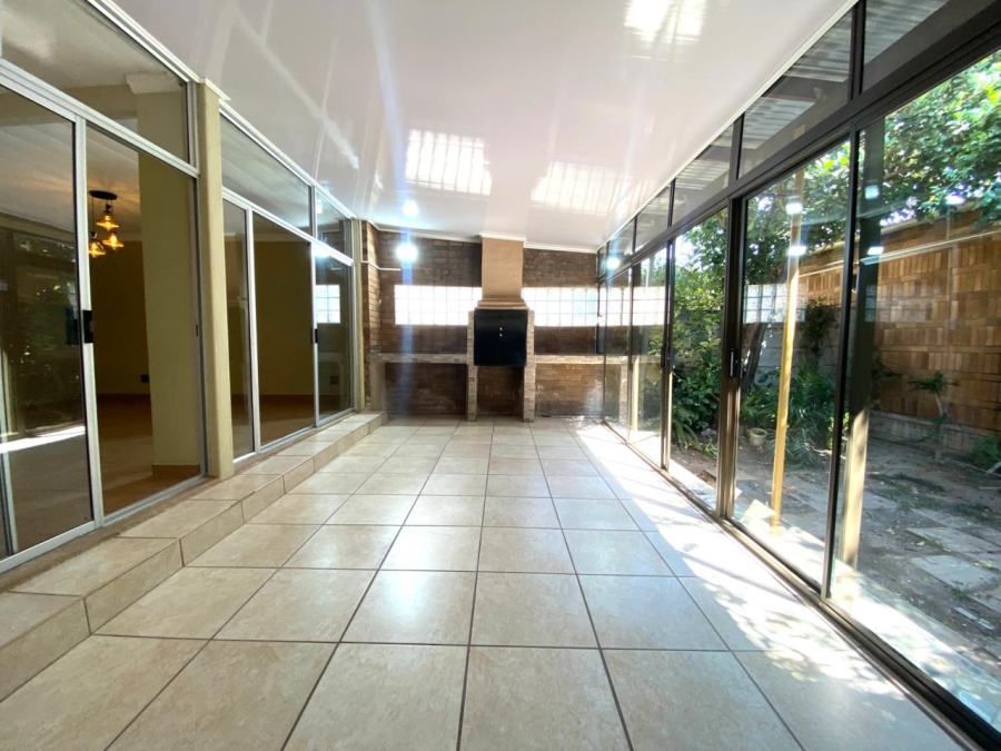 2 Bedroom Property for Sale in Huttenheights KwaZulu-Natal