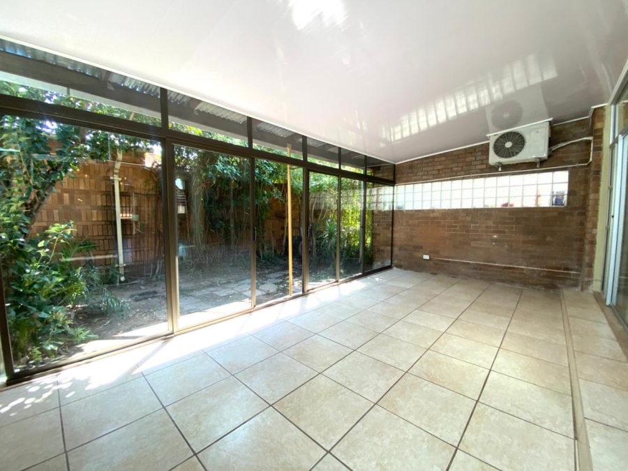 2 Bedroom Property for Sale in Huttenheights KwaZulu-Natal