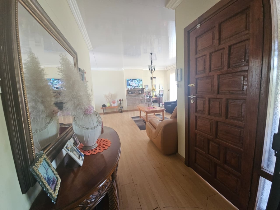 4 Bedroom Property for Sale in Signal Hill KwaZulu-Natal