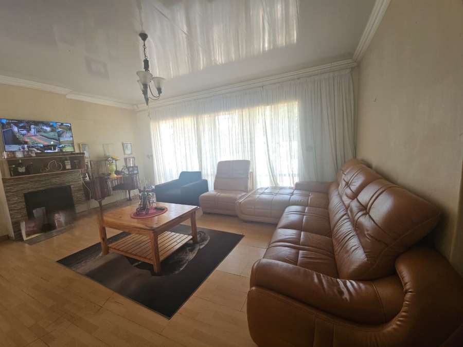 4 Bedroom Property for Sale in Signal Hill KwaZulu-Natal