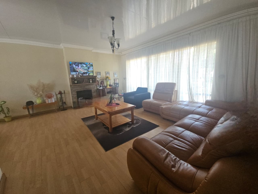 4 Bedroom Property for Sale in Signal Hill KwaZulu-Natal