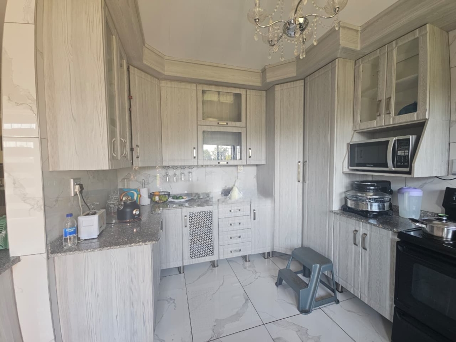 4 Bedroom Property for Sale in Signal Hill KwaZulu-Natal