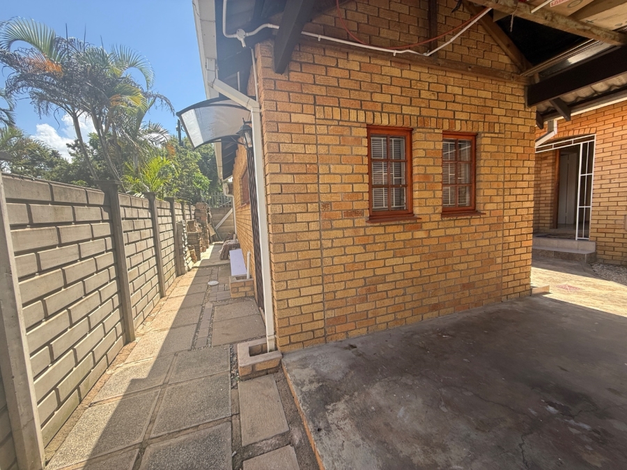 To Let 1 Bedroom Property for Rent in Hayfields KwaZulu-Natal