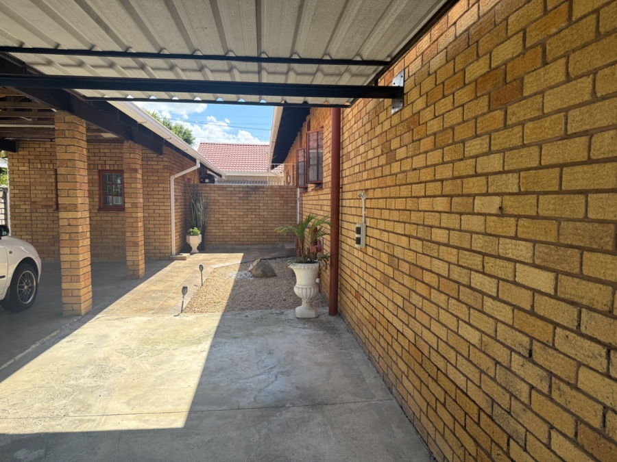 To Let 1 Bedroom Property for Rent in Hayfields KwaZulu-Natal