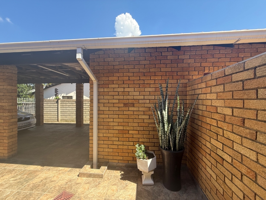 To Let 1 Bedroom Property for Rent in Hayfields KwaZulu-Natal