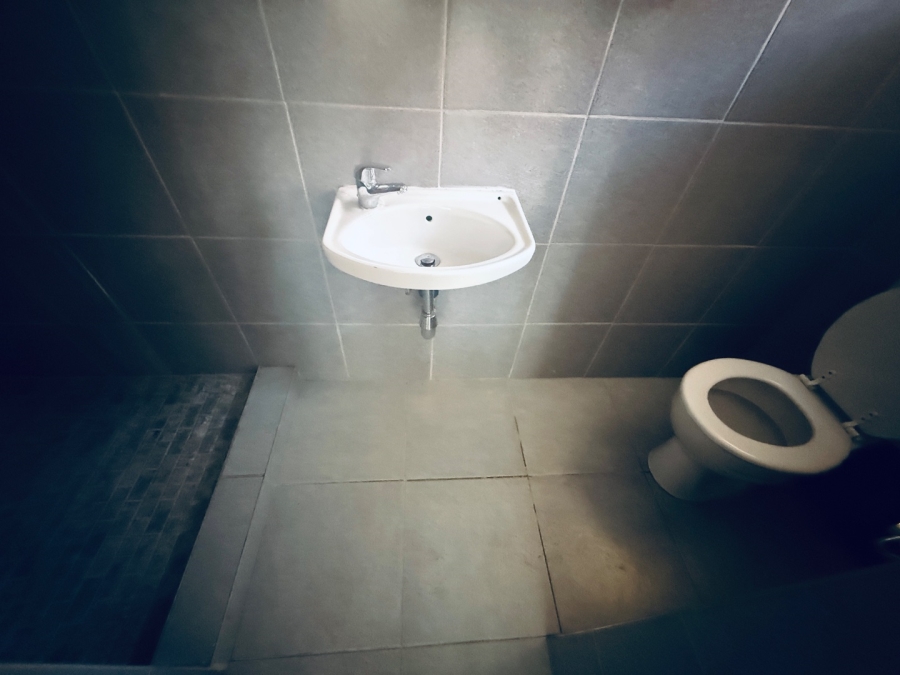 To Let 1 Bedroom Property for Rent in Hayfields KwaZulu-Natal