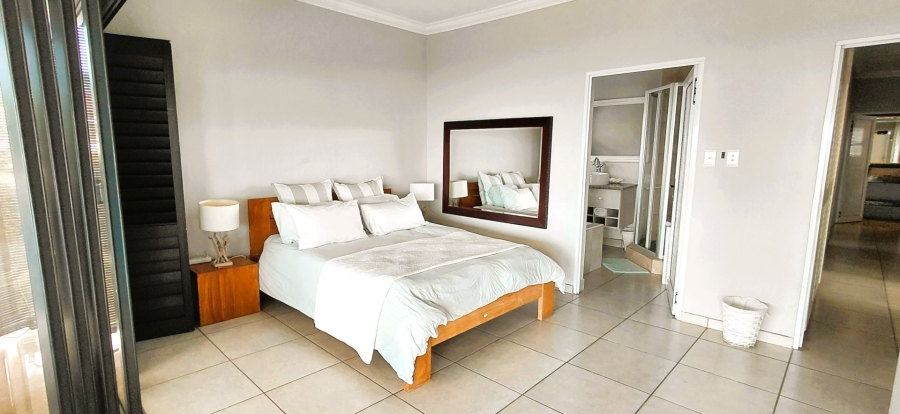 5 Bedroom Property for Sale in Umzumbe KwaZulu-Natal