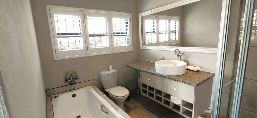 5 Bedroom Property for Sale in Umzumbe KwaZulu-Natal