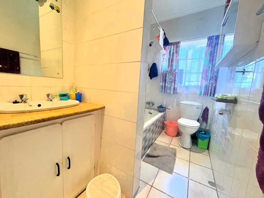 2 Bedroom Property for Sale in Aviary Hill KwaZulu-Natal