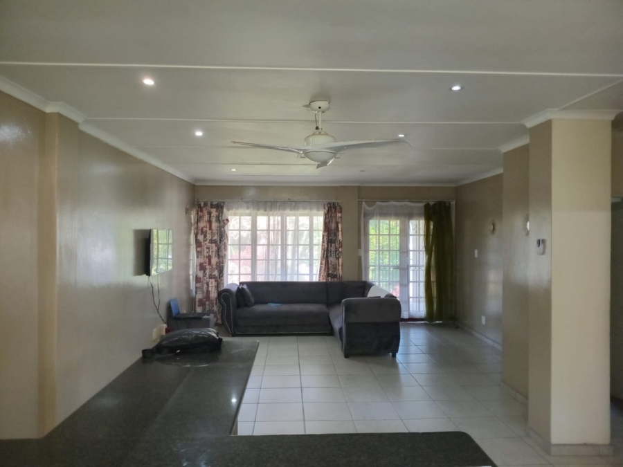 2 Bedroom Property for Sale in Umtentweni KwaZulu-Natal