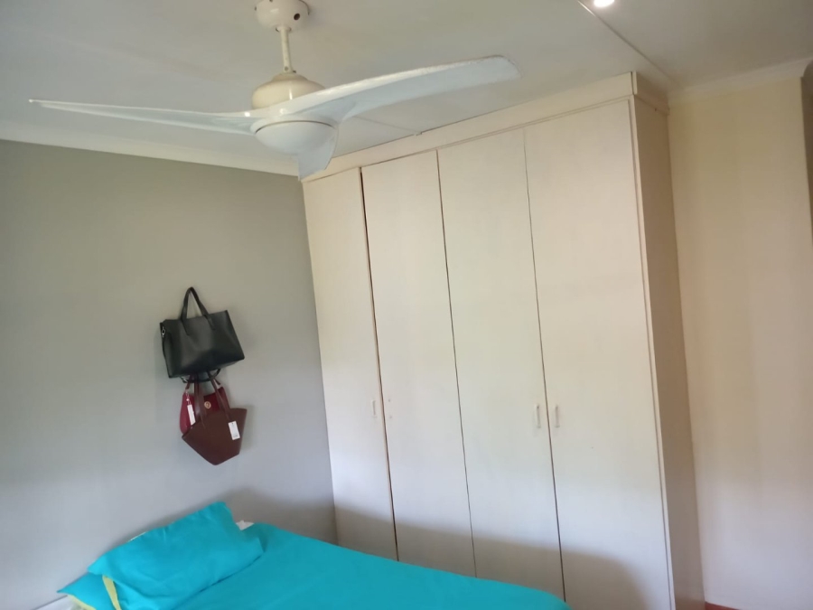 2 Bedroom Property for Sale in Umtentweni KwaZulu-Natal