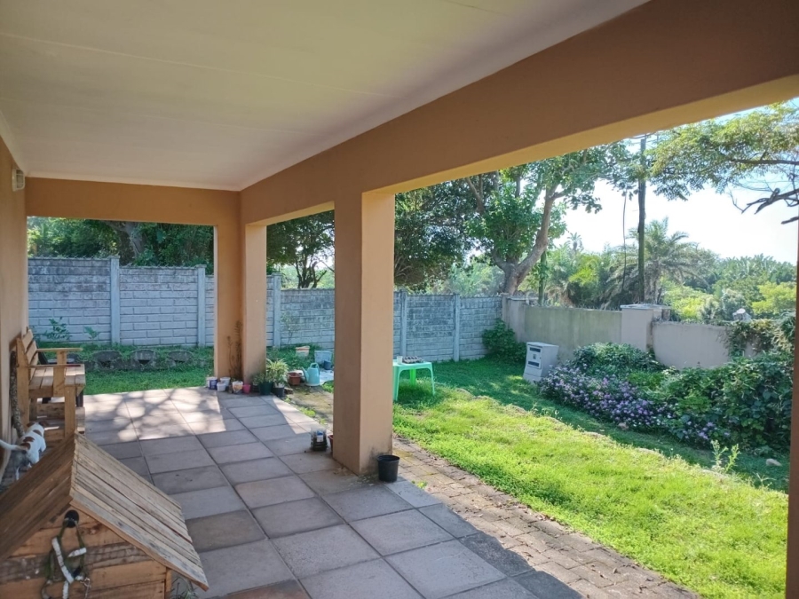 2 Bedroom Property for Sale in Umtentweni KwaZulu-Natal