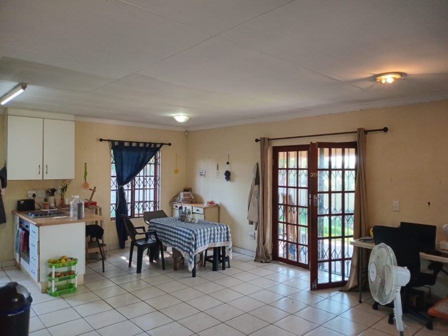 2 Bedroom Property for Sale in Umtentweni KwaZulu-Natal