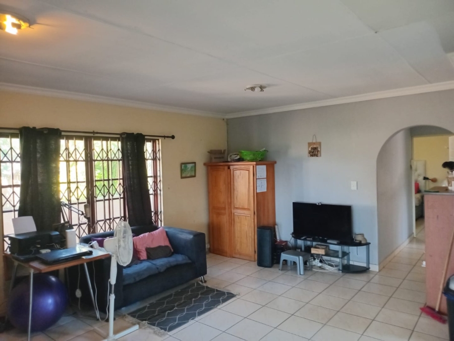 2 Bedroom Property for Sale in Umtentweni KwaZulu-Natal