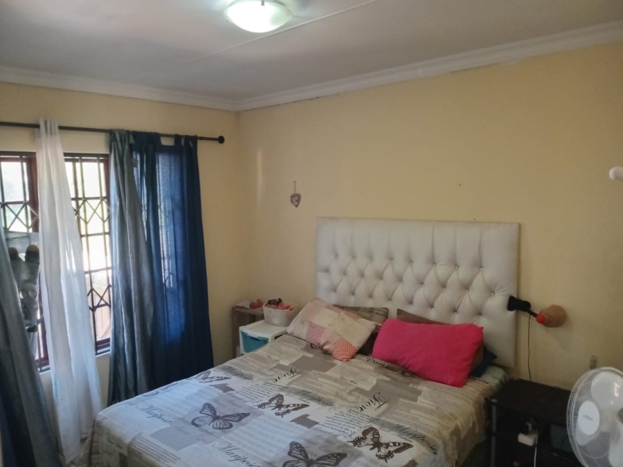 2 Bedroom Property for Sale in Umtentweni KwaZulu-Natal