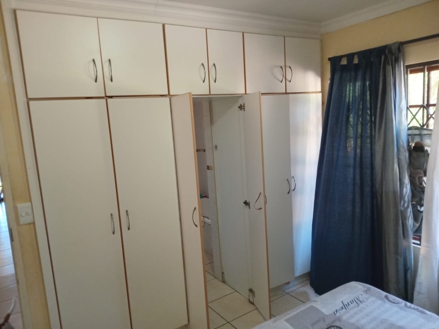 2 Bedroom Property for Sale in Umtentweni KwaZulu-Natal