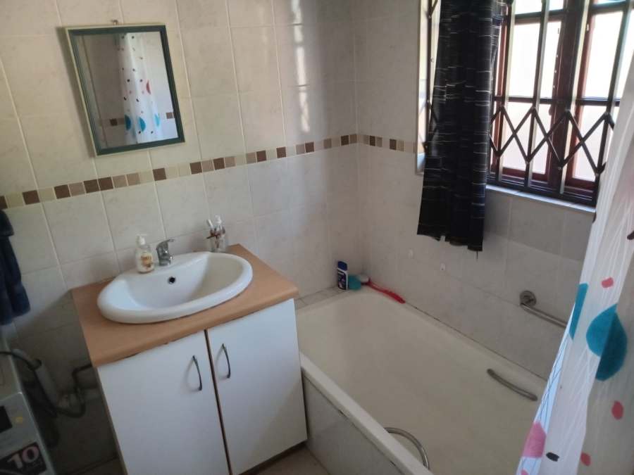 2 Bedroom Property for Sale in Umtentweni KwaZulu-Natal