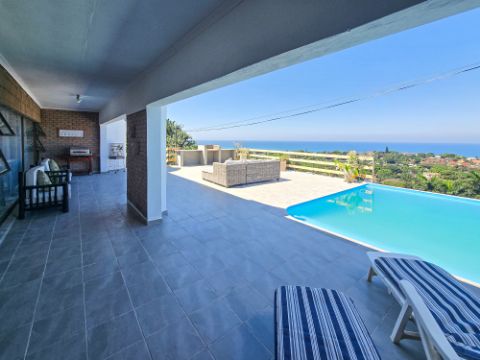 5 Bedroom Property for Sale in Uvongo KwaZulu-Natal