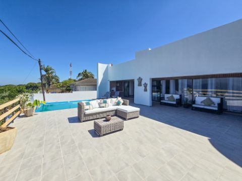5 Bedroom Property for Sale in Uvongo KwaZulu-Natal